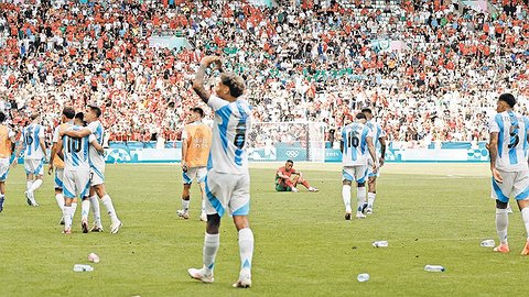 Футбольный турнир начался с хаоса